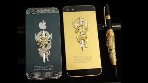 Muốn có iPhone 5 mạ vàng, đúc rắn hổ chúa phải có 113 triệu đồng