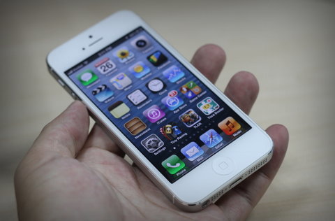 Giá iPhone 5 giảm mạnh