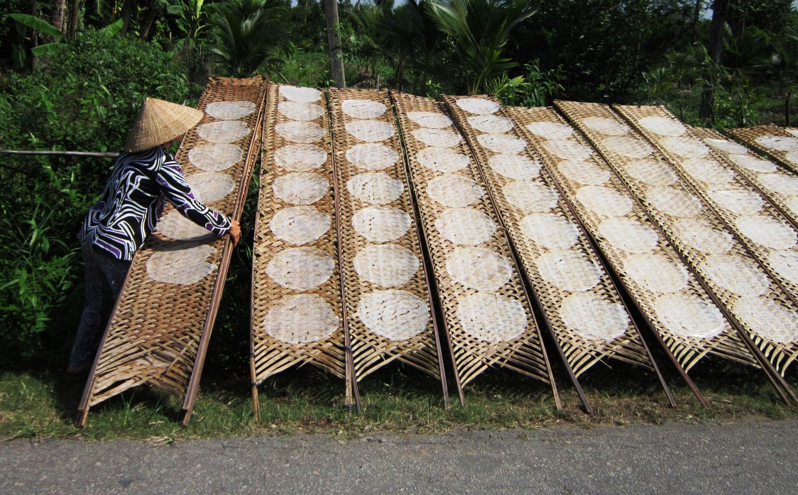 Du lịch miền Tây ghé thăm Làng bánh tráng Thuận Hưng ở Cần Thơ