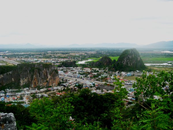 Hoa Son cua ngu hanh son la mot khong gian xanh trong lanh 600x450 - Top 10 điểm đến Đà Nẵng được nhiều du khách tham quan nhất