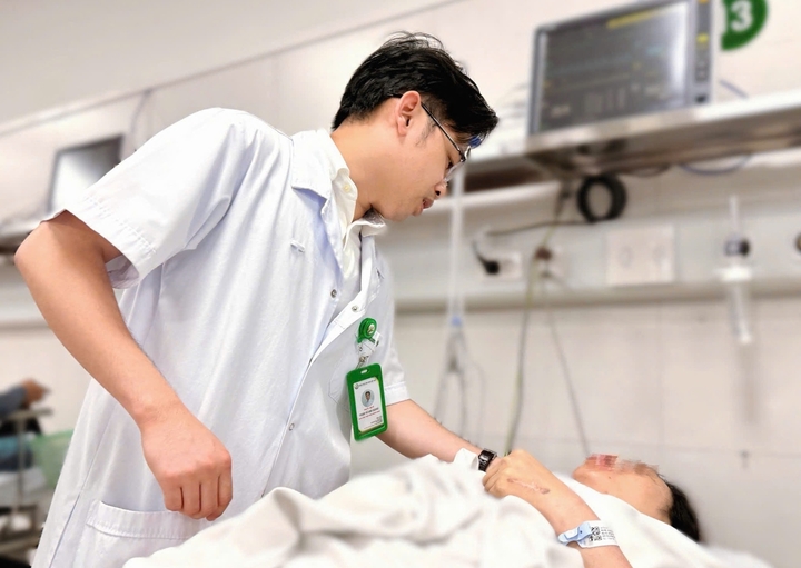 Tình trạng sức khoẻ của người phụ nữ mắc kẹt dưới gầm xe buýt ở Hà Nội