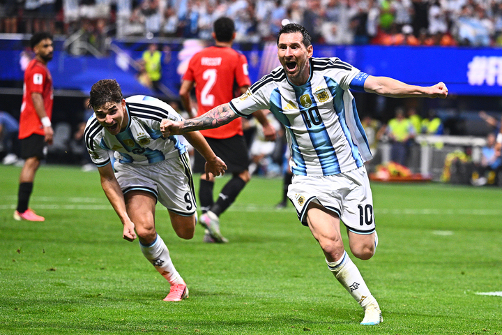 Trực tiếp bóng đá Argentina 3-1 Thụy Sỹ: Alvarez tạo siêu phẩm