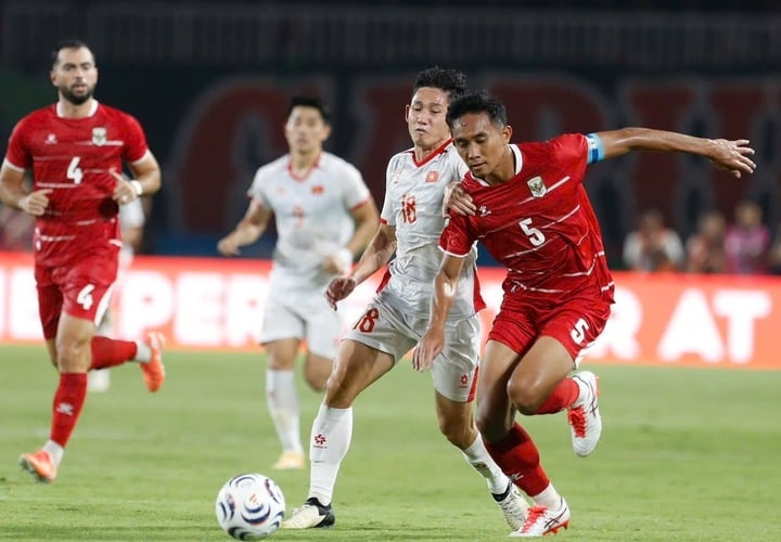 Tuyển Việt Nam thắng Indonesia 3-0: HLV Kim Sang-sik khiến đối thủ rối loạn
